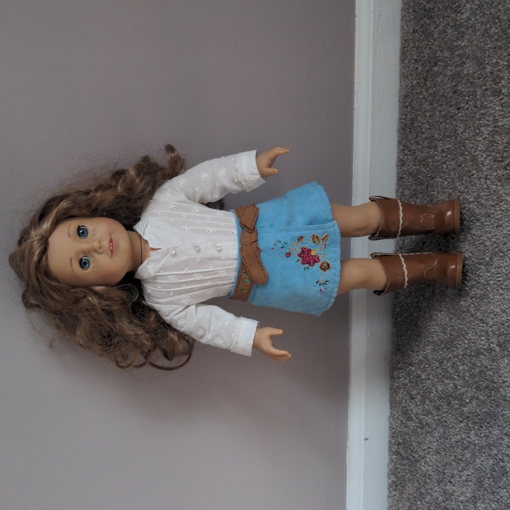 Pleasant company girl of the year doll Nicki